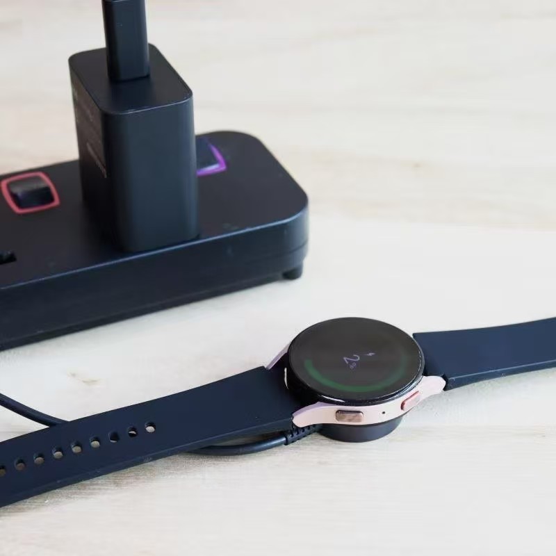 Wireless Charger Watch - Base de Carga Inalámbrica Magnética USB